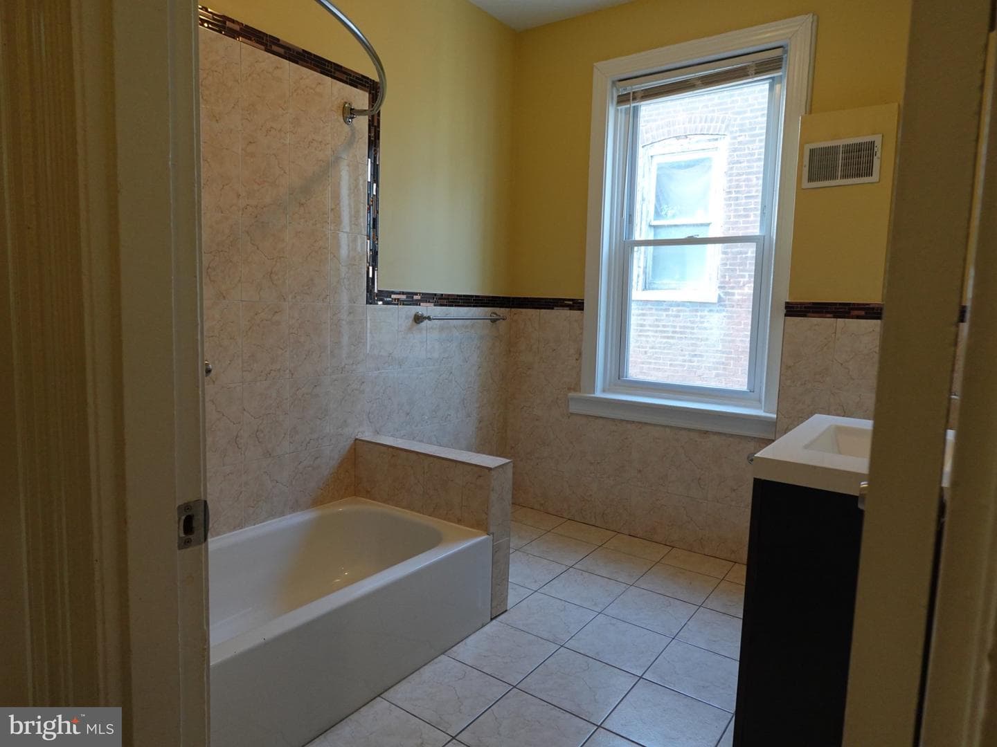 5107 N 15th Street photo 8