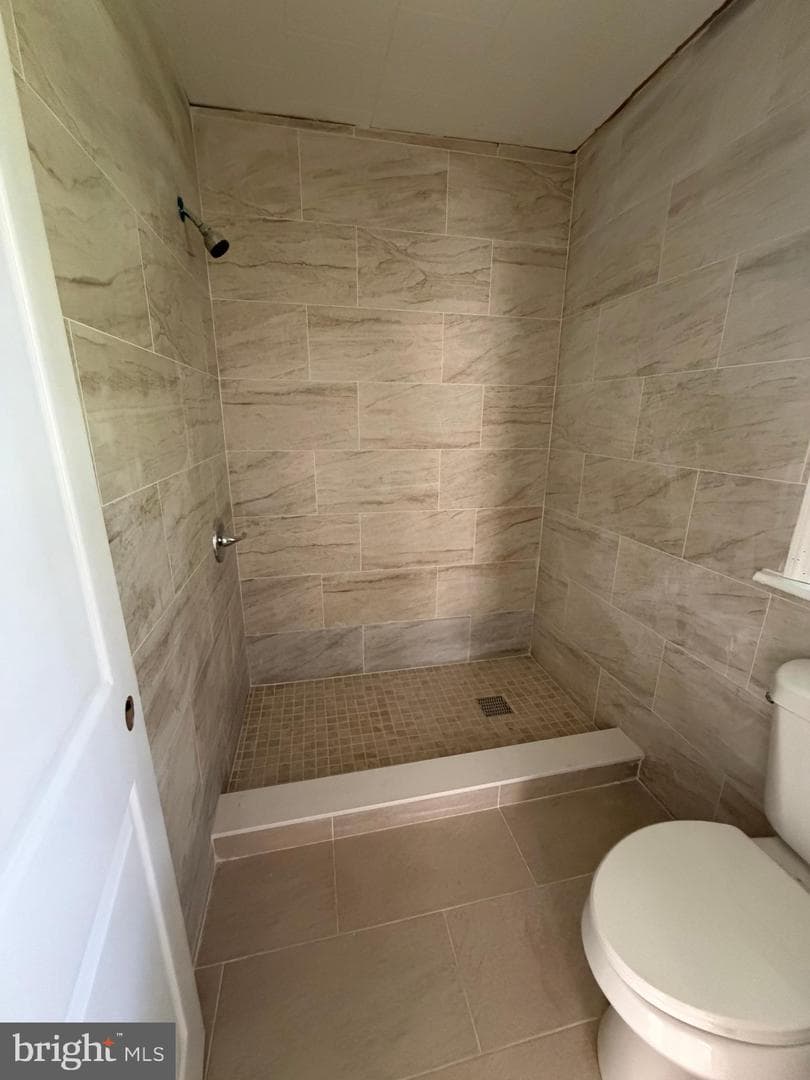 647 Kerper Street photo 22