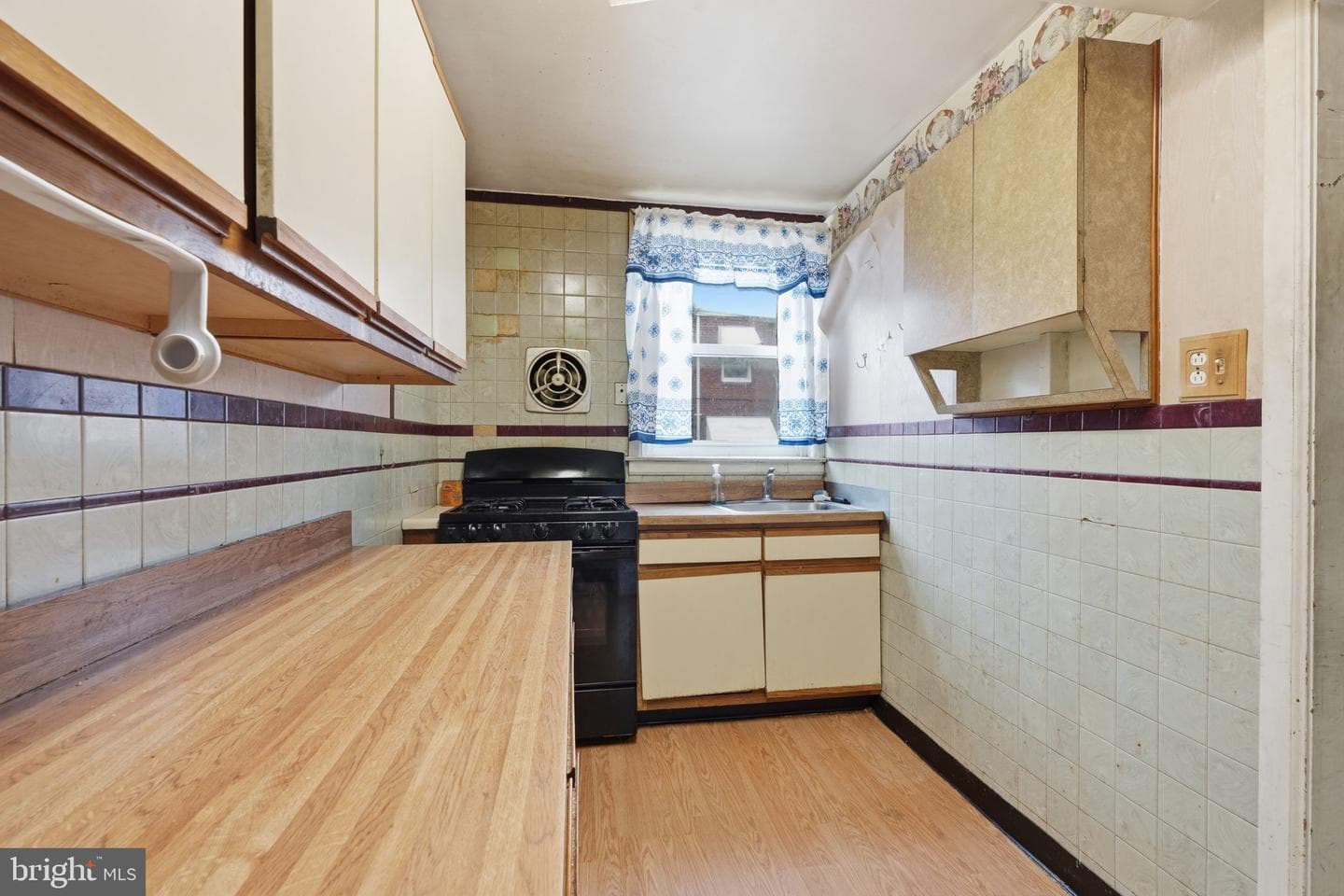 4733 Lansing Street photo 12
