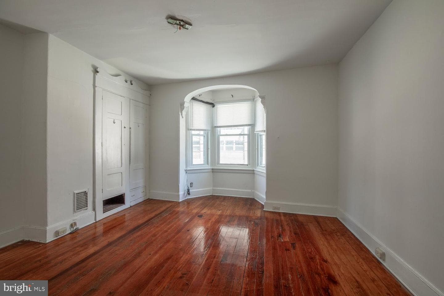 417 Krams Avenue photo 17