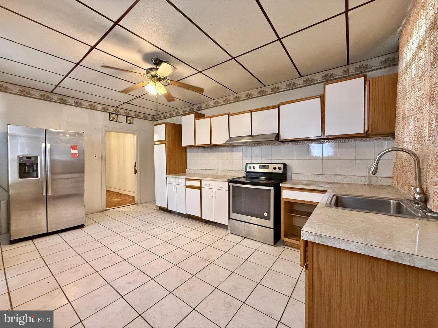 5461 Diamond Street photo 96