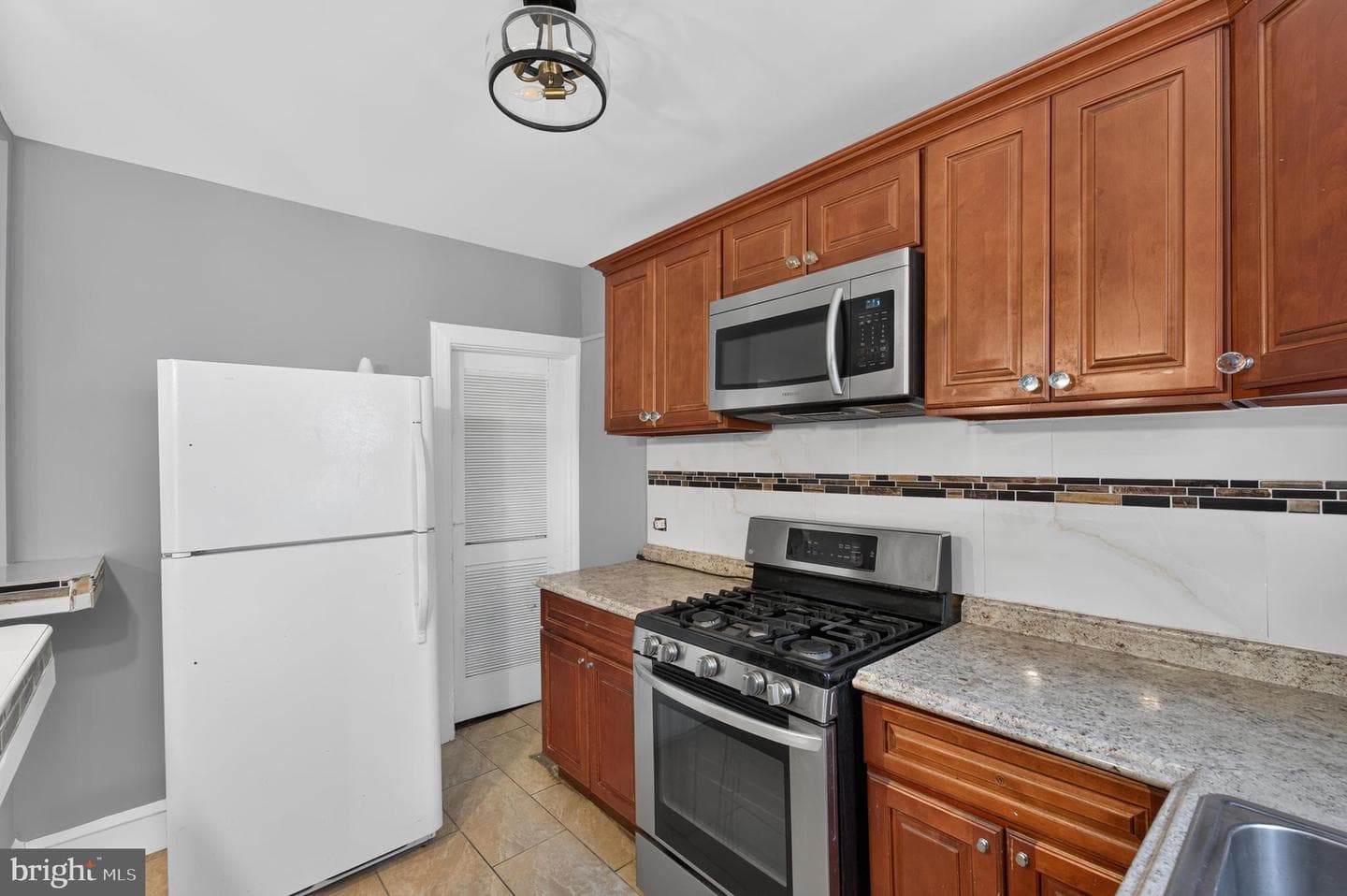 403 W Annsbury Street photo 15