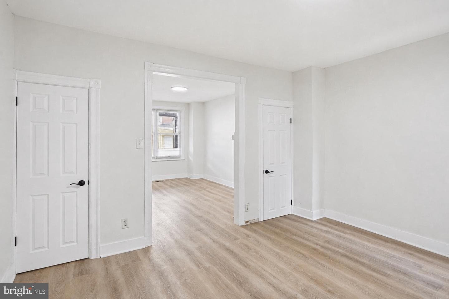 5532 Addison Street photo 18