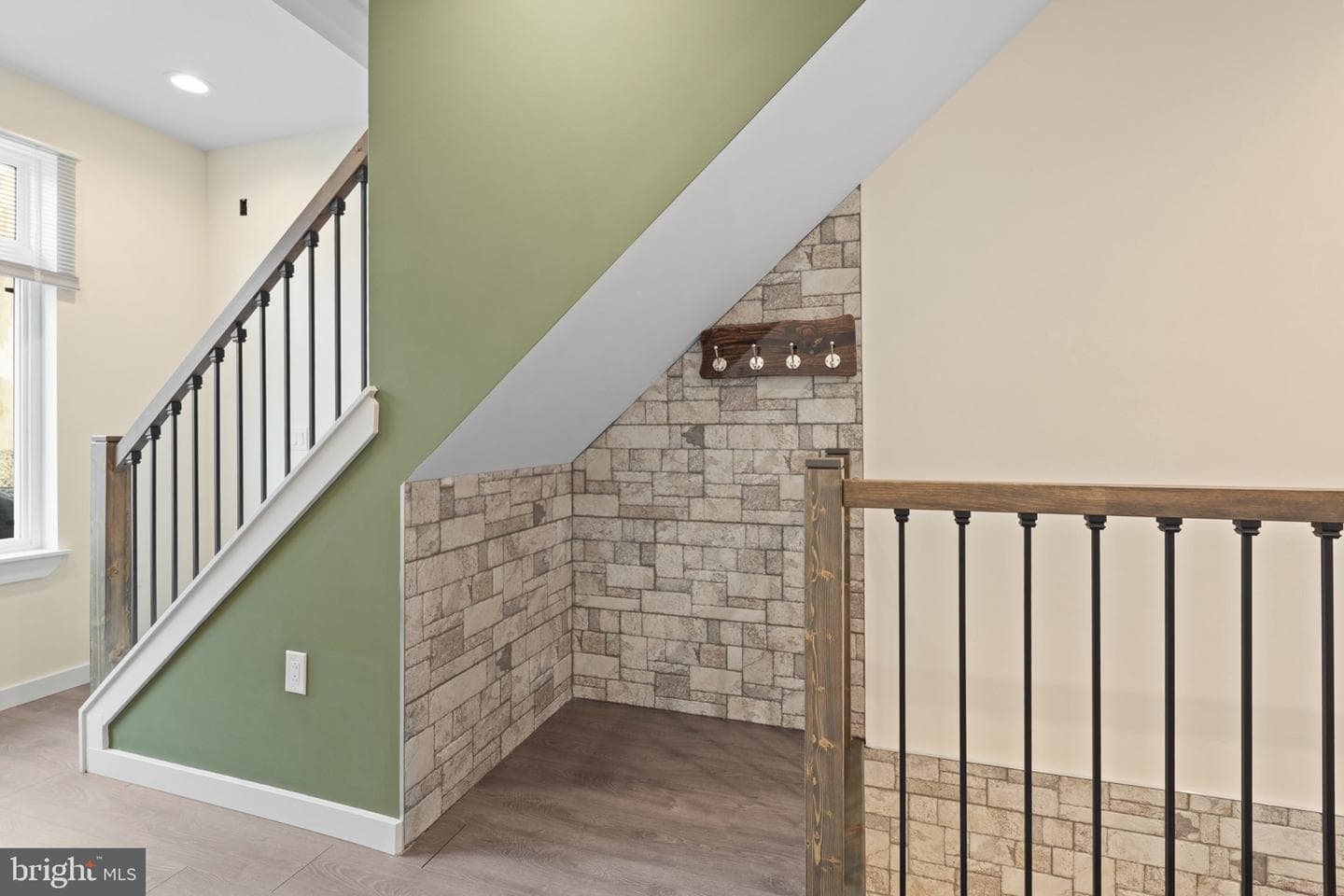 2035 N Orianna Street photo 8