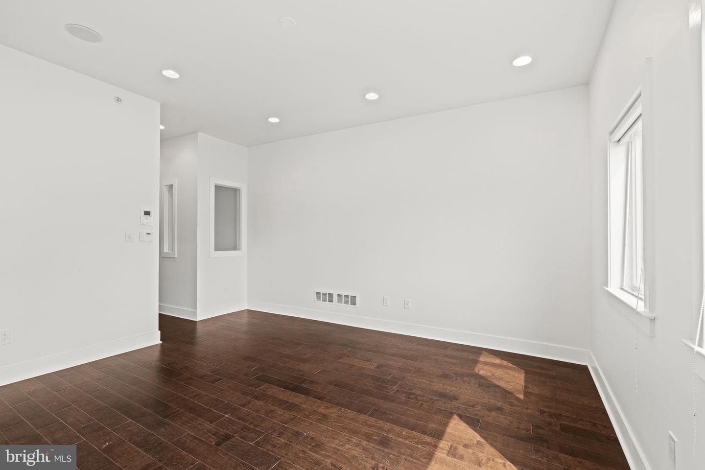 1220 Crease Street photo 17