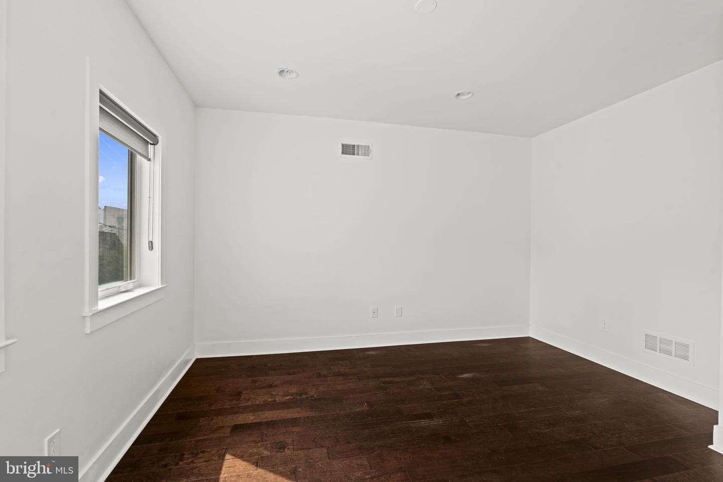1220 Crease Street photo 23