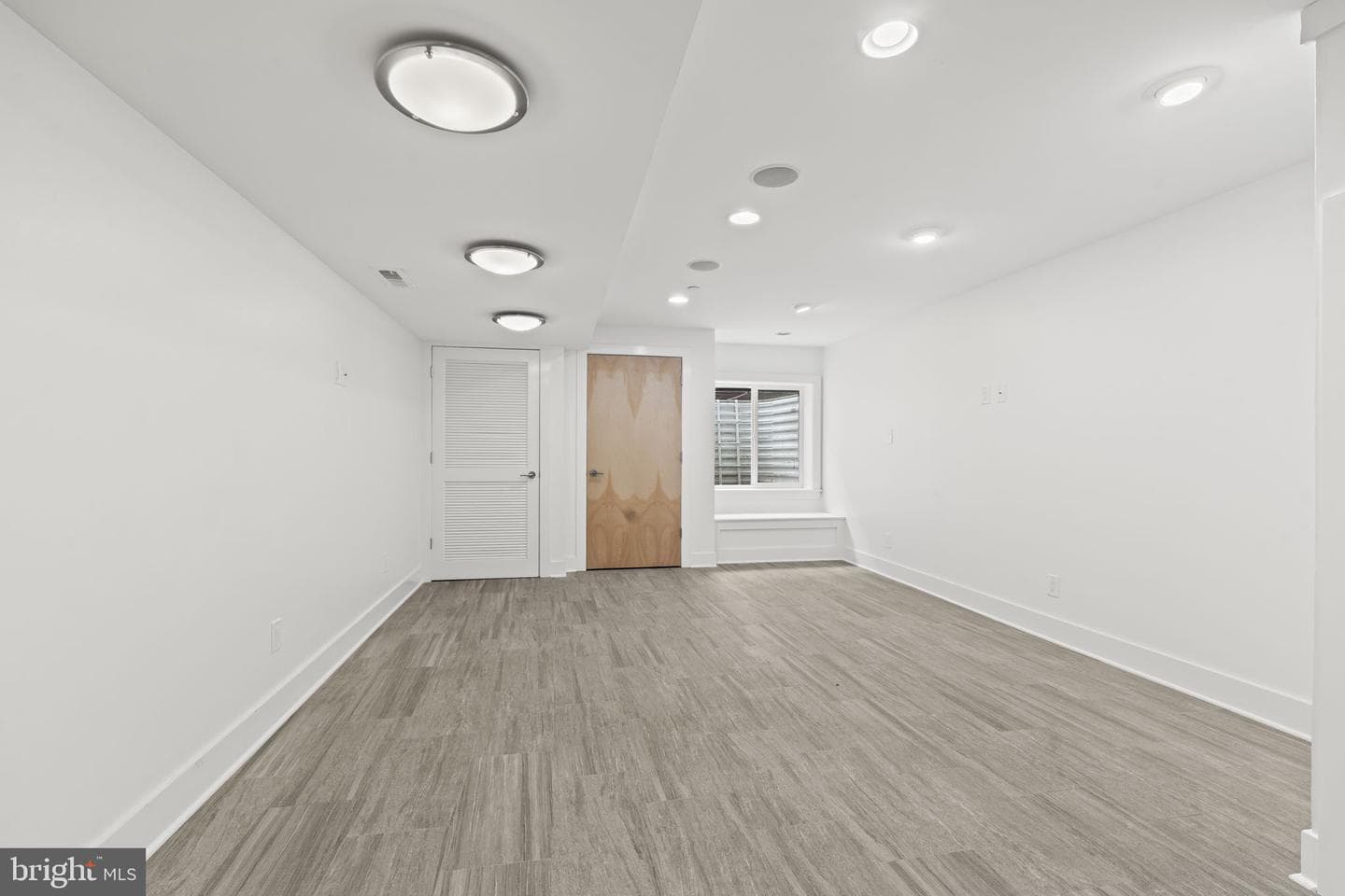 1220 Crease Street photo 31
