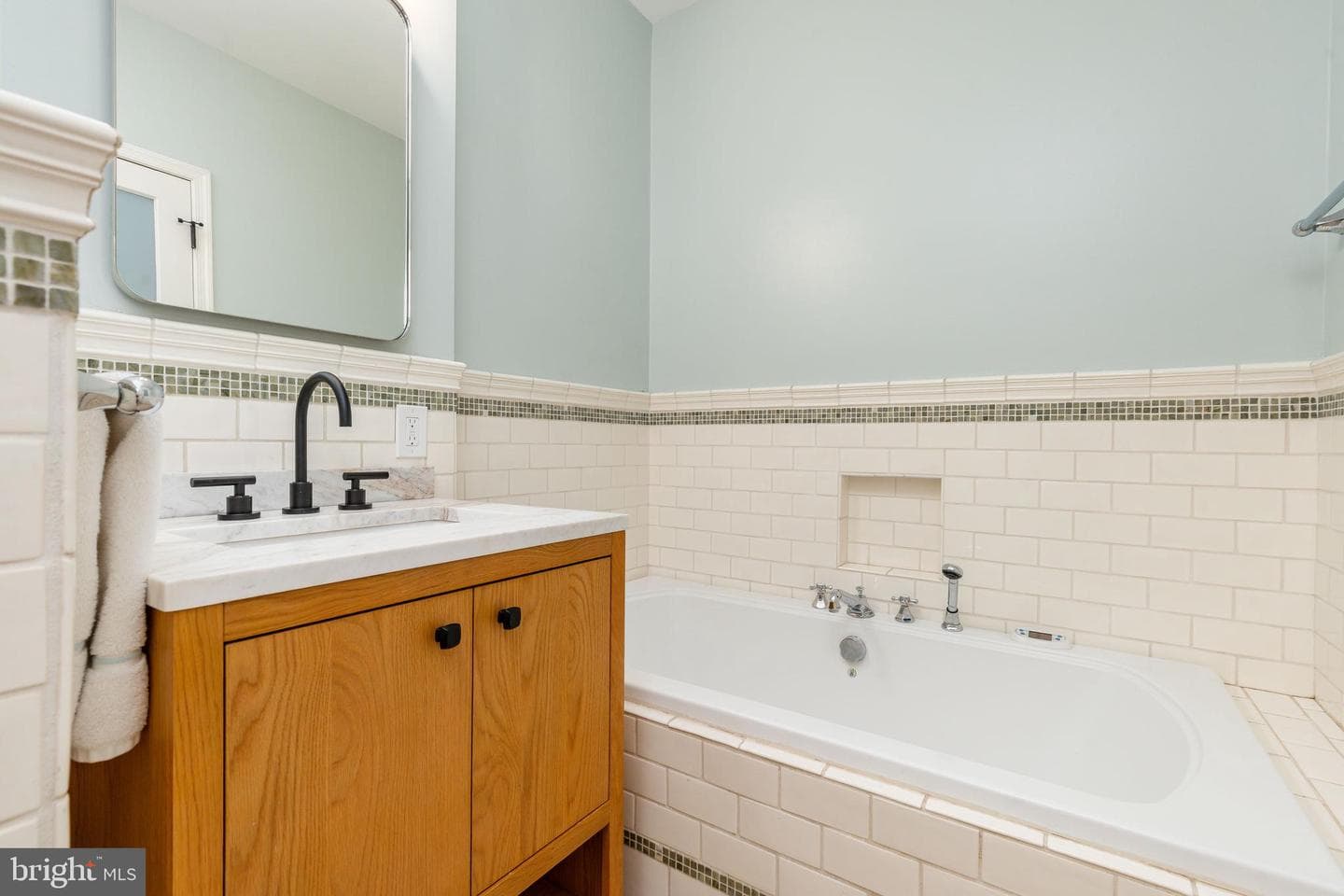 2032 Cherry Street photo 25