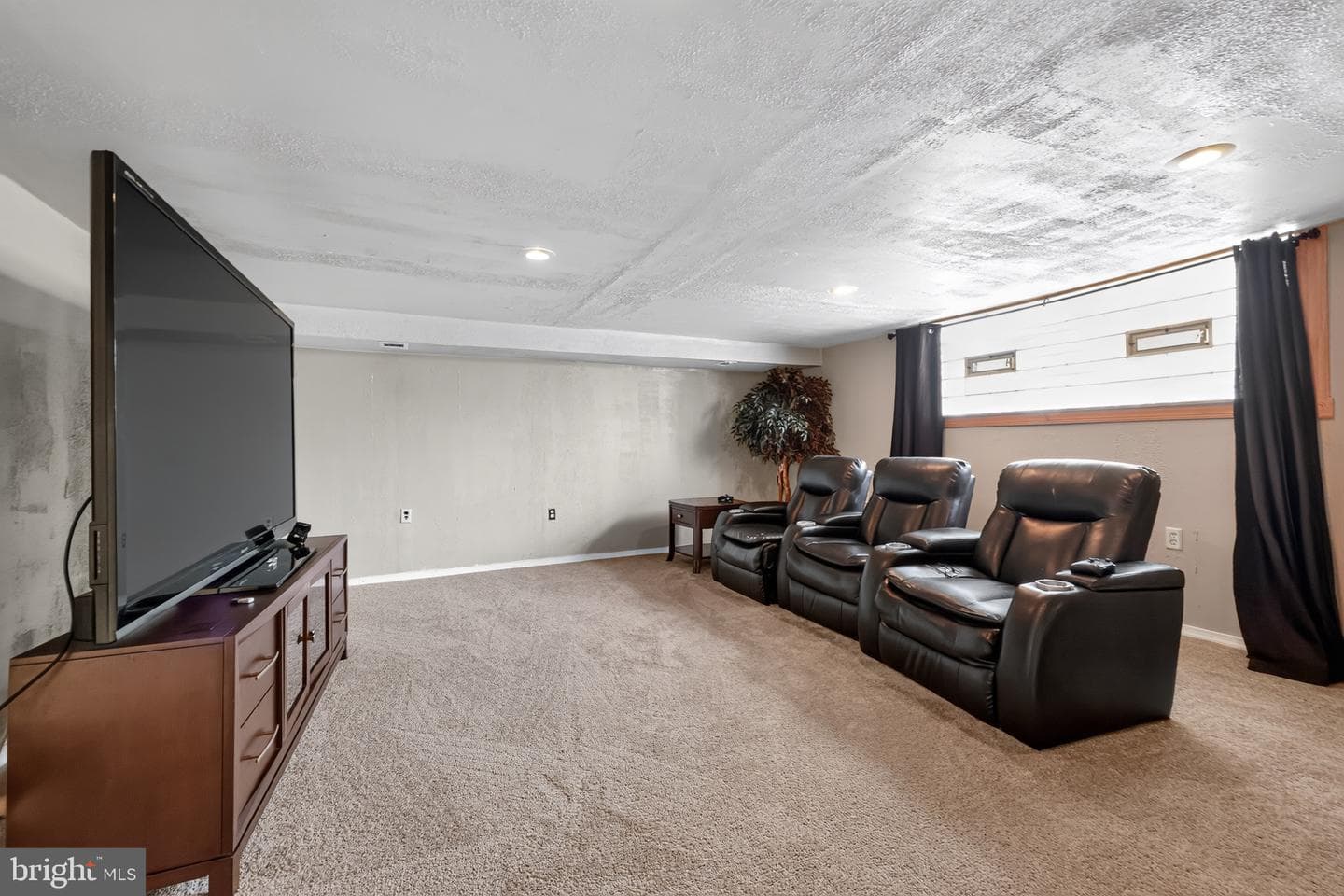 8926 Revere Street photo 15