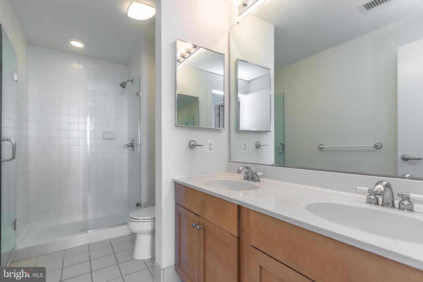 717 S Chris Columbus Boulevard #811 photo 30