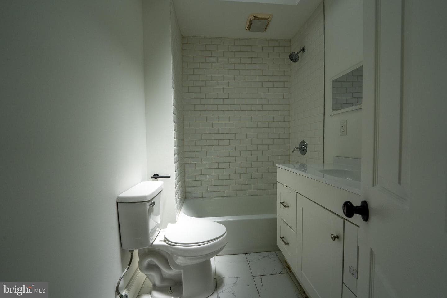 5333 Malcolm St photo 11
