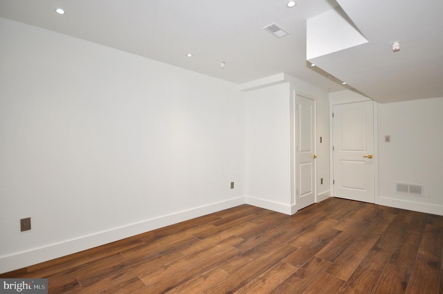 2043 N Orkney St photo 25