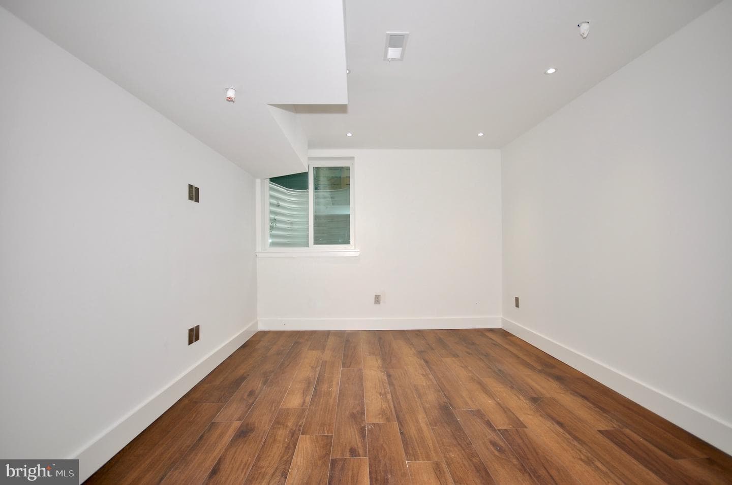 2043 N Orkney St photo 27