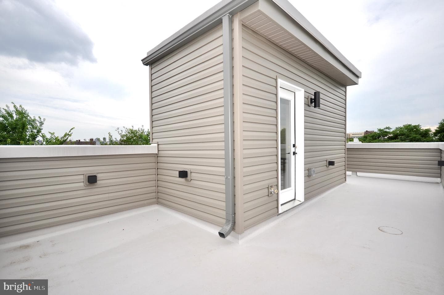 2043 N Orkney St photo 36