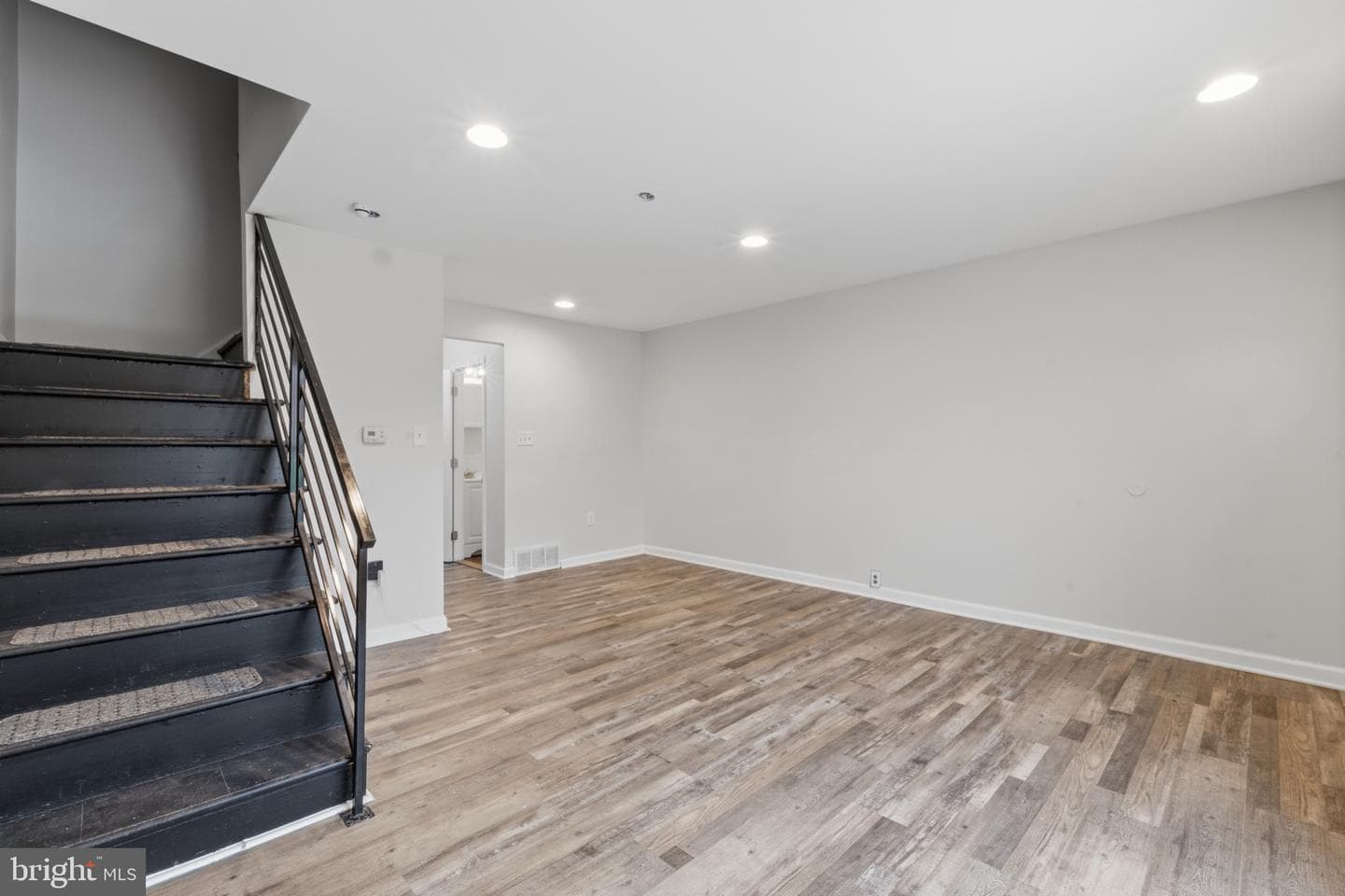 4993 Pennway St photo 3