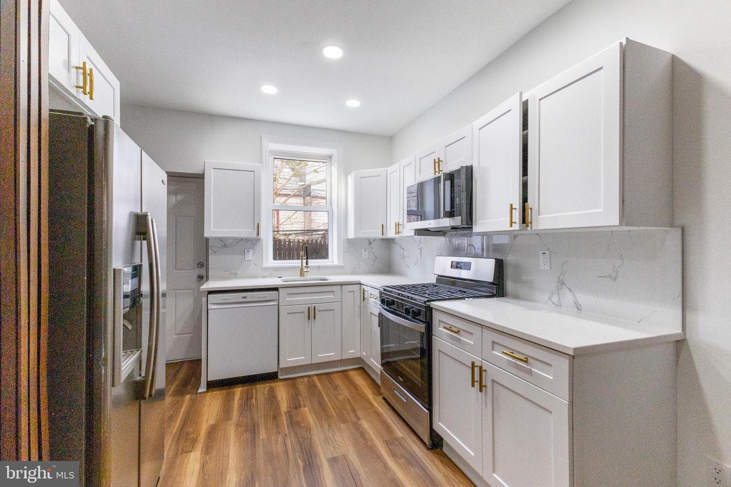 2846 N Garnet Street photo 12