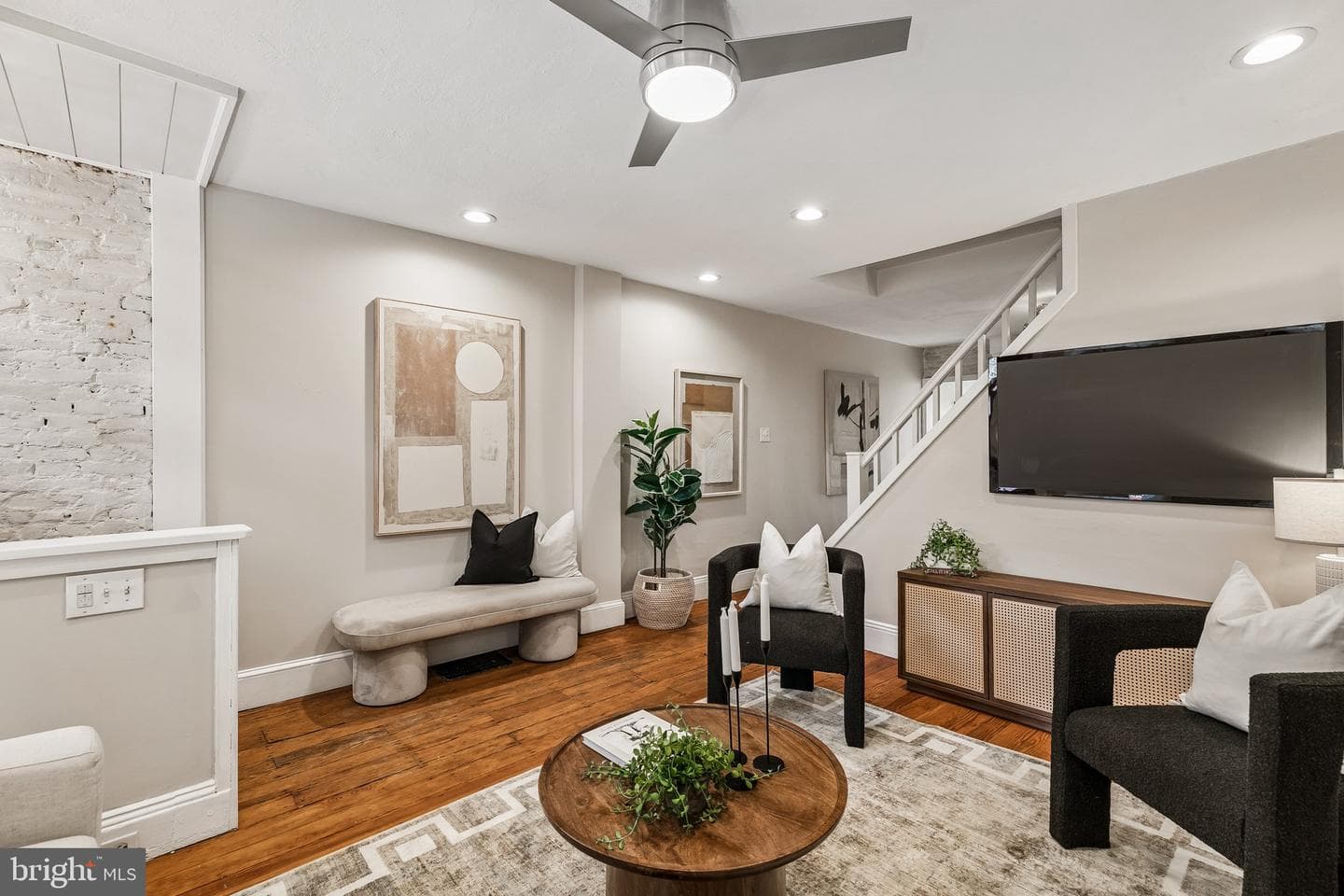 788 N Croskey Street photo 11
