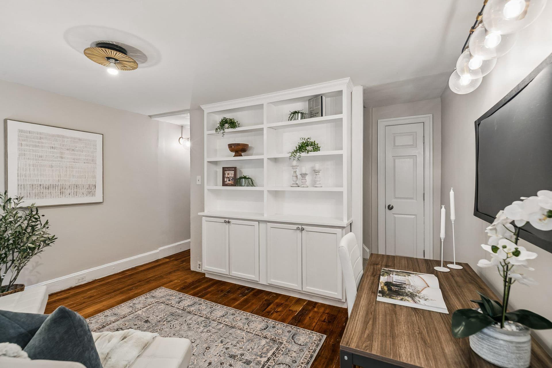 788 N Croskey Street photo 31