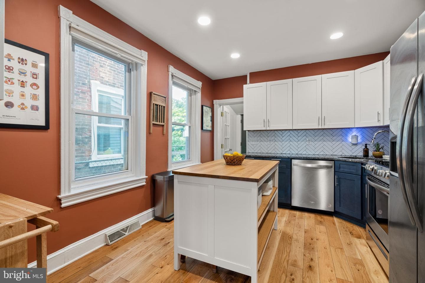 5146 Sansom St photo 11