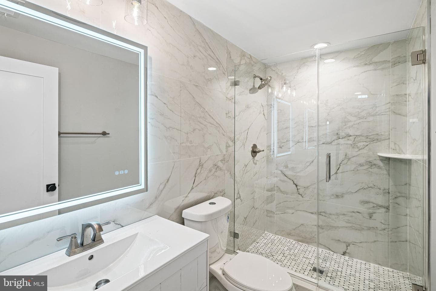 2053 E Cumberland Street photo 10