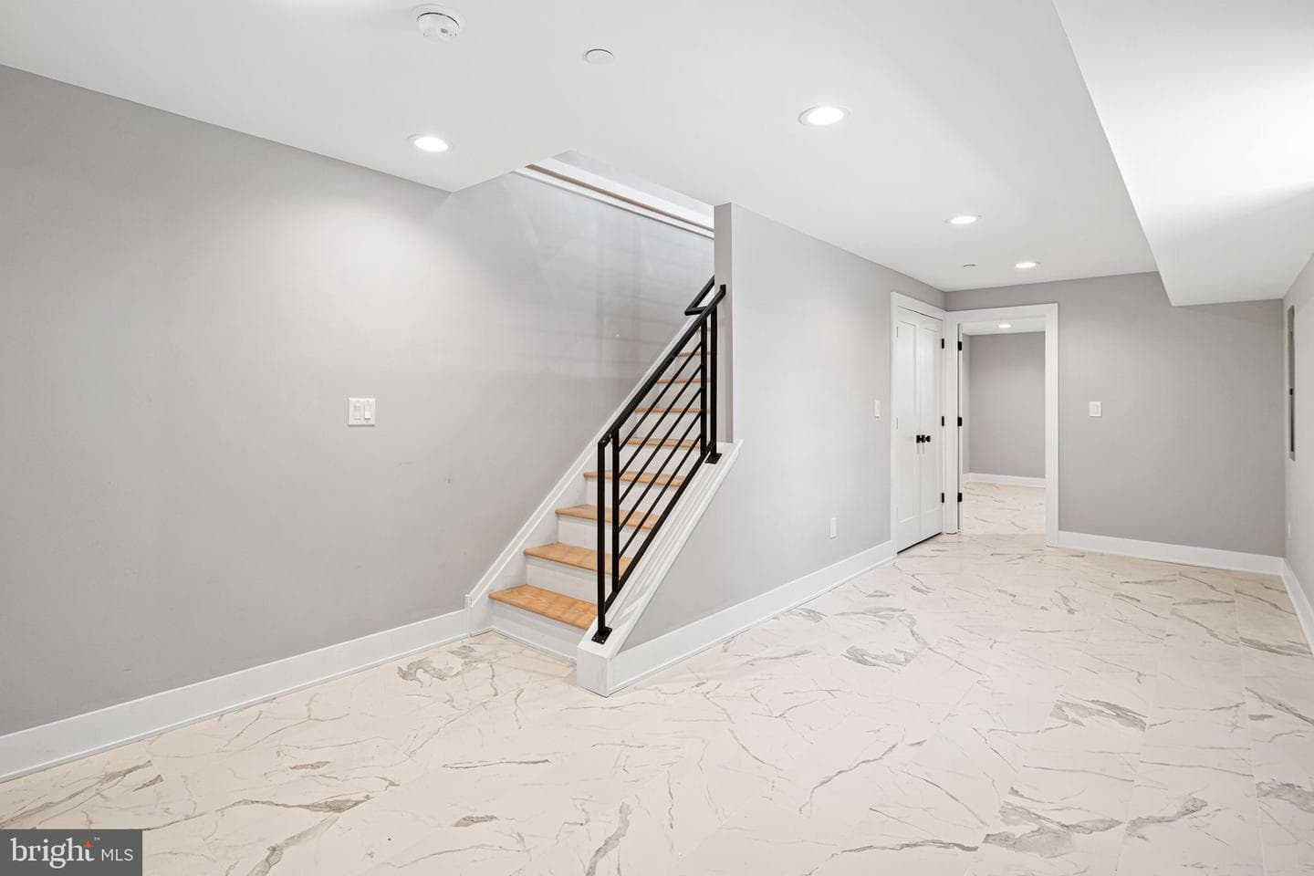 2053 E Cumberland Street photo 11