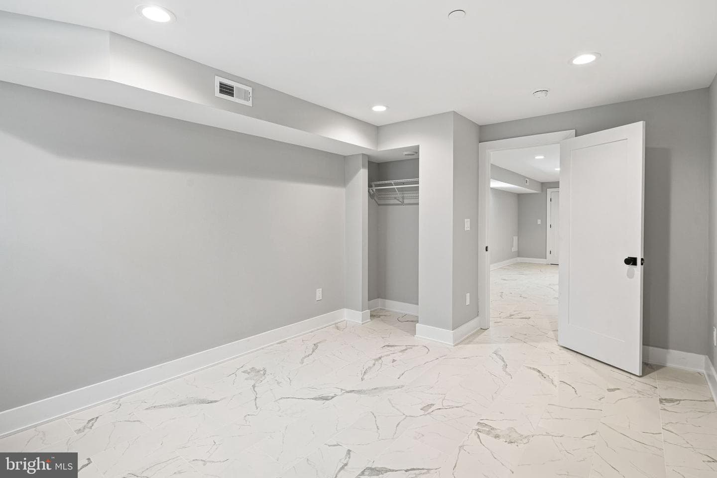 2053 E Cumberland Street photo 12