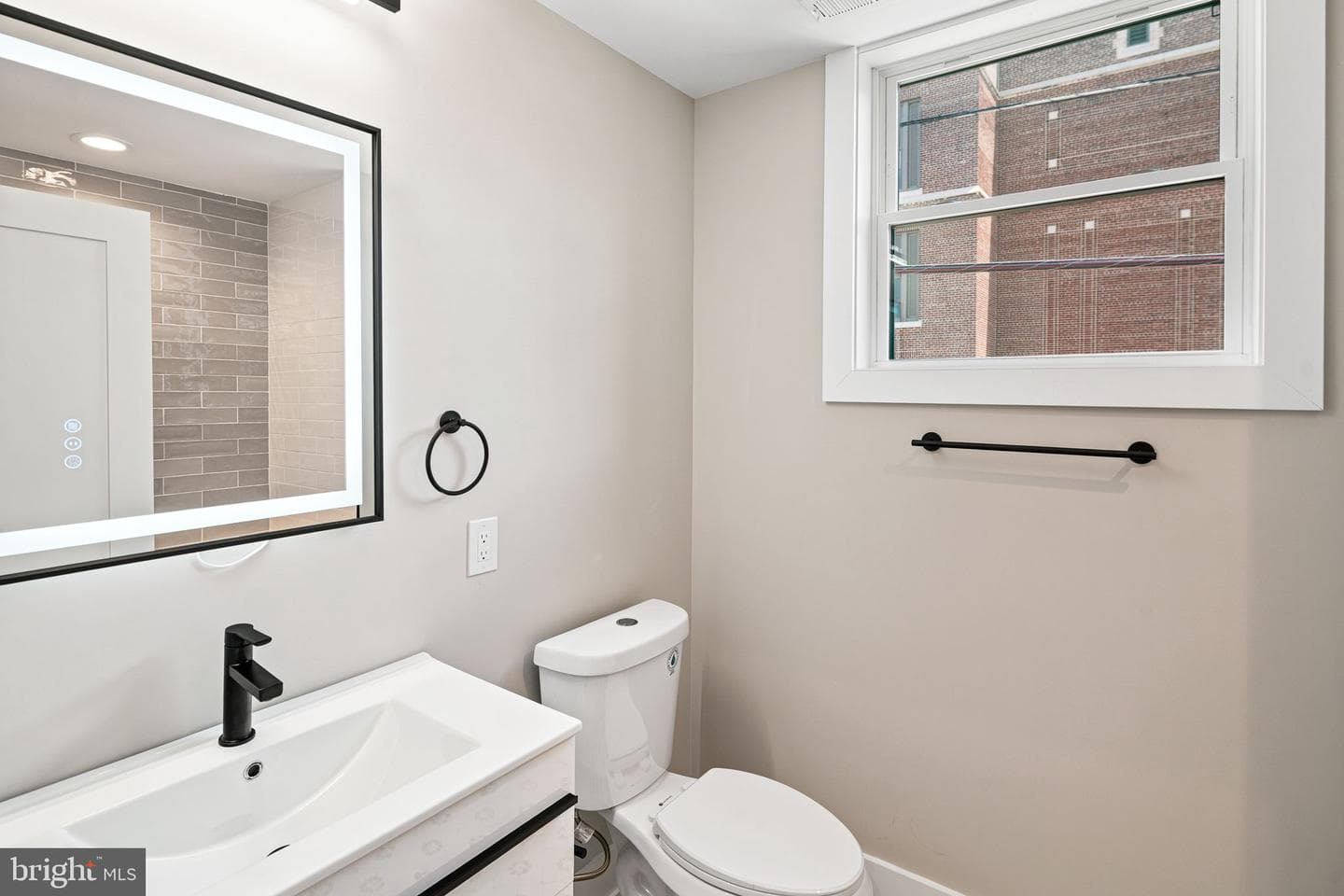 2053 E Cumberland Street photo 20