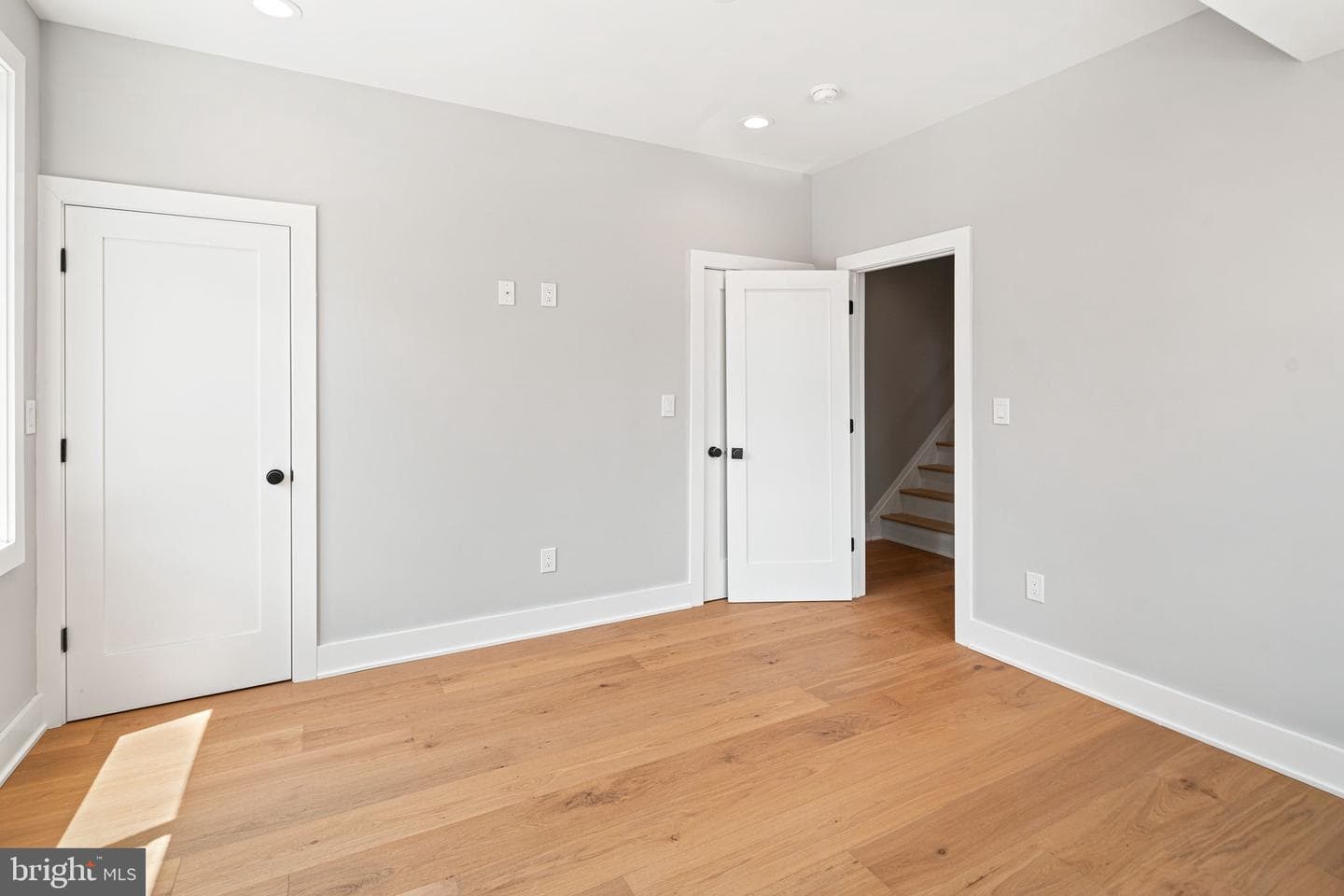 2053 E Cumberland Street photo 22