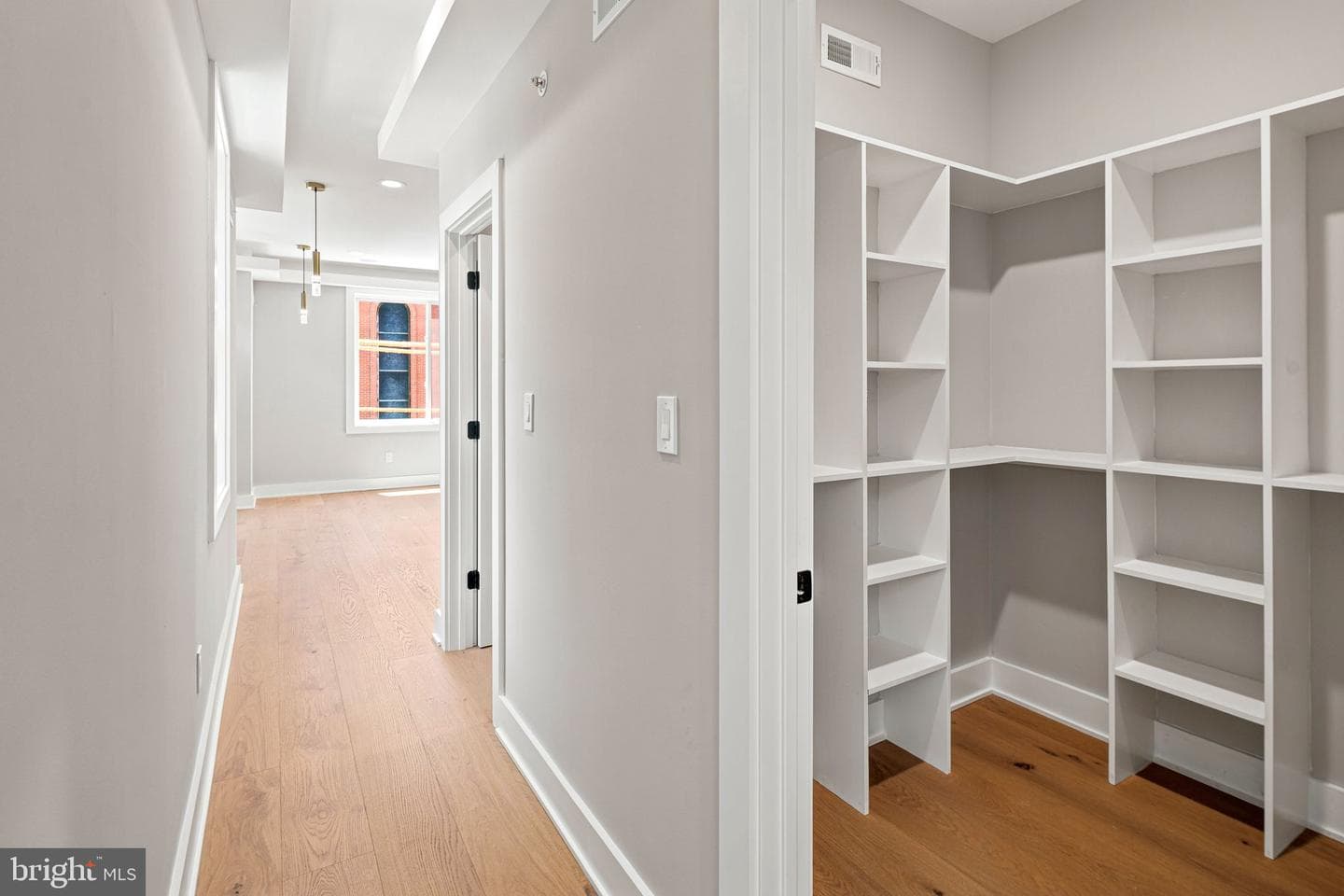 2053 E Cumberland Street photo 28