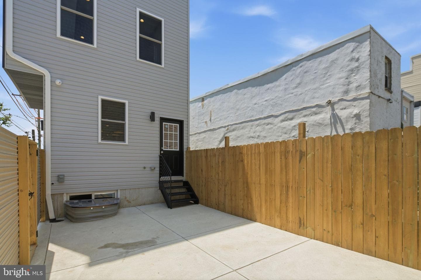 2053 E Cumberland Street photo 35