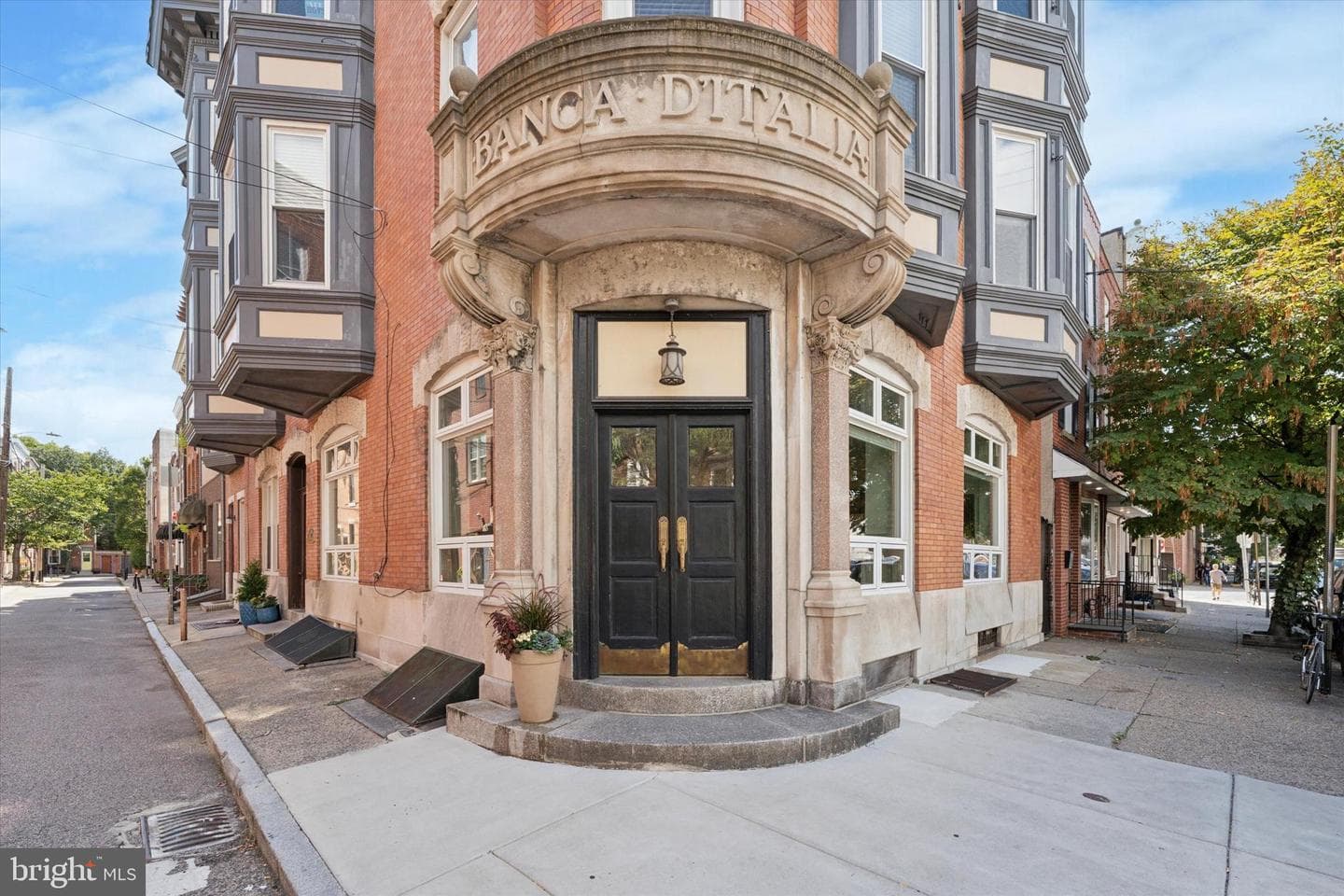 727 S 7th Street #1f, Philadelphia