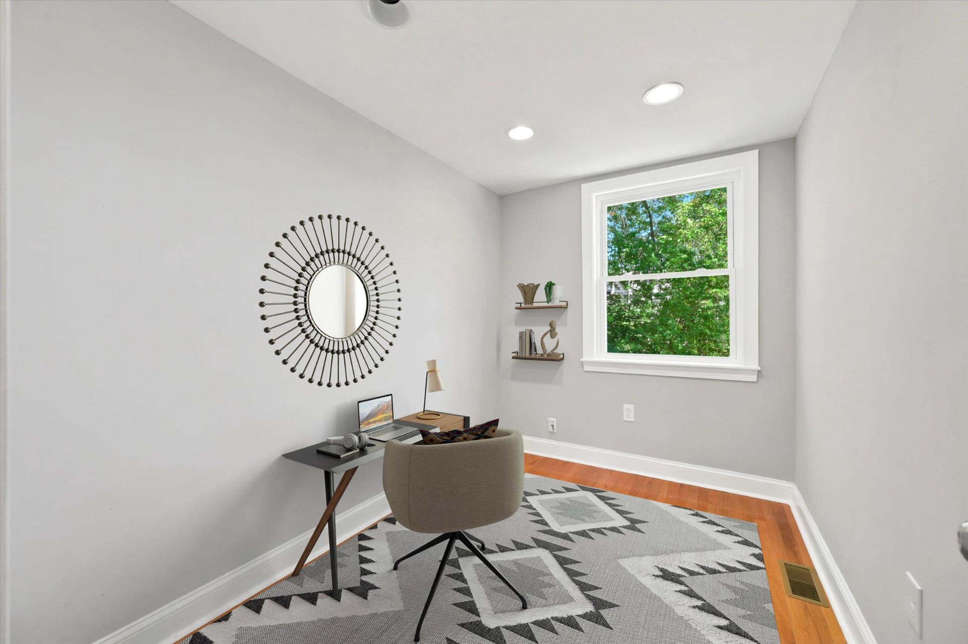 333 E Pleasant photo 11