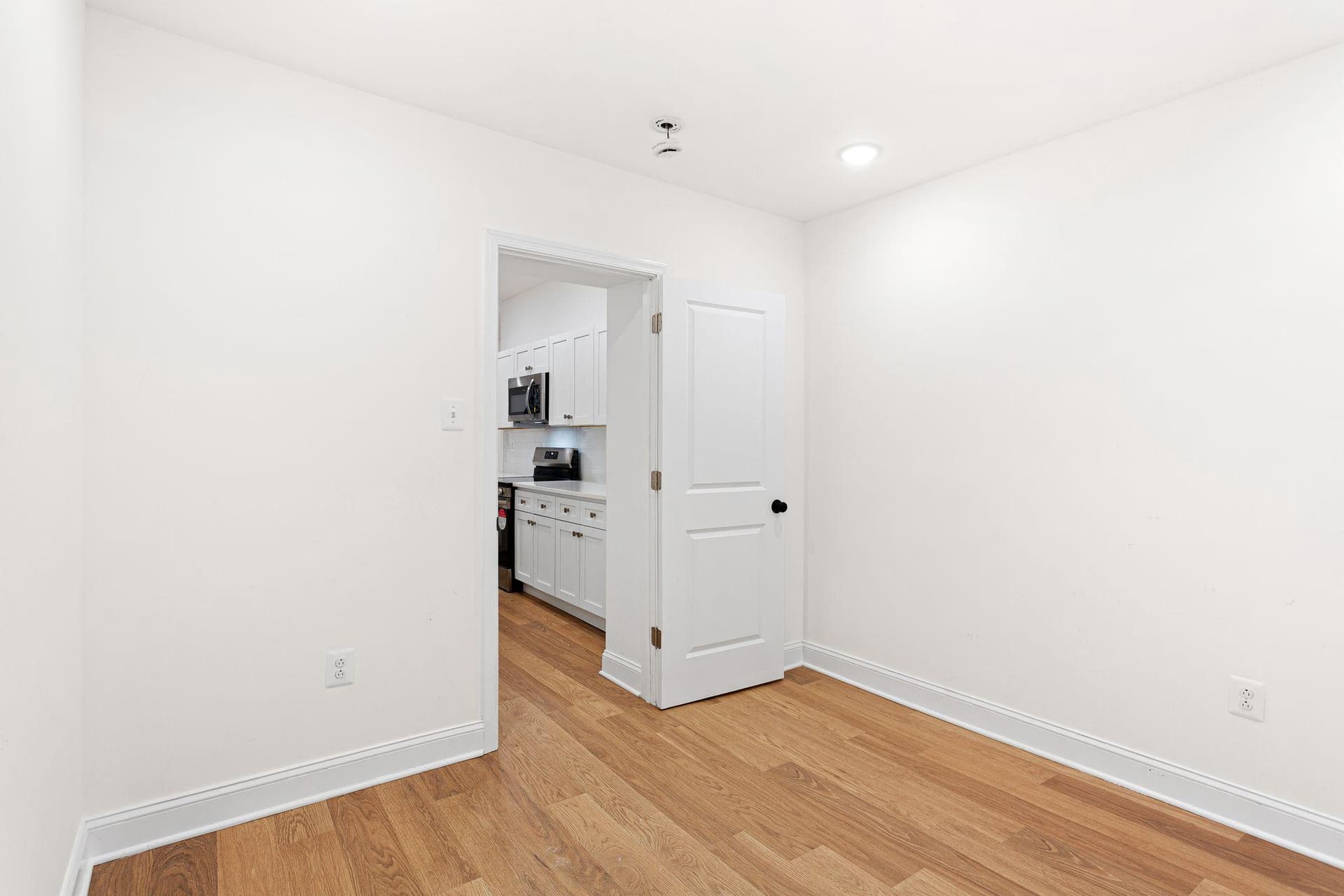 1823 Morris Street photo 8