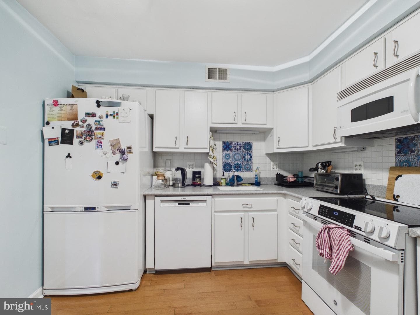 2036 Appletree Street photo 16