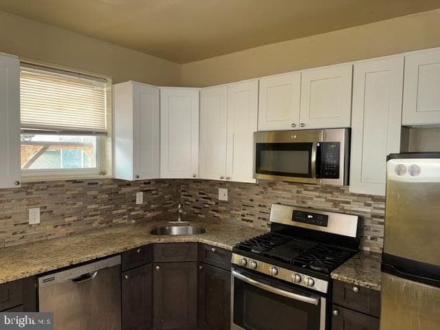 2425 S Rosewood St photo 7