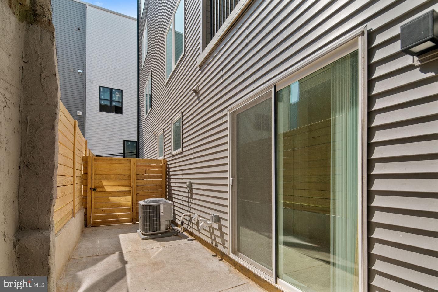 1910 Brown St # 1 photo 22