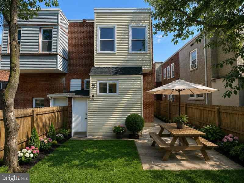 437 W Roosevelt Blvd photo 18