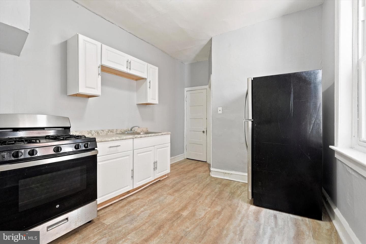 2761 N 23rd St photo 12