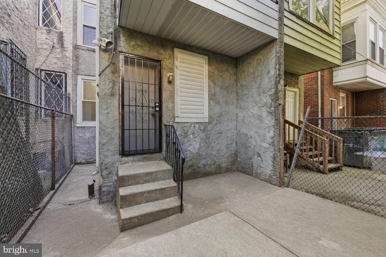 1326 N Wanamaker St photo 7