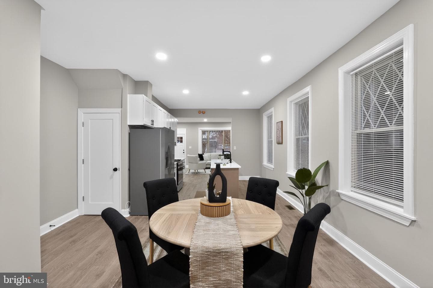 6111 Baynton St photo 6