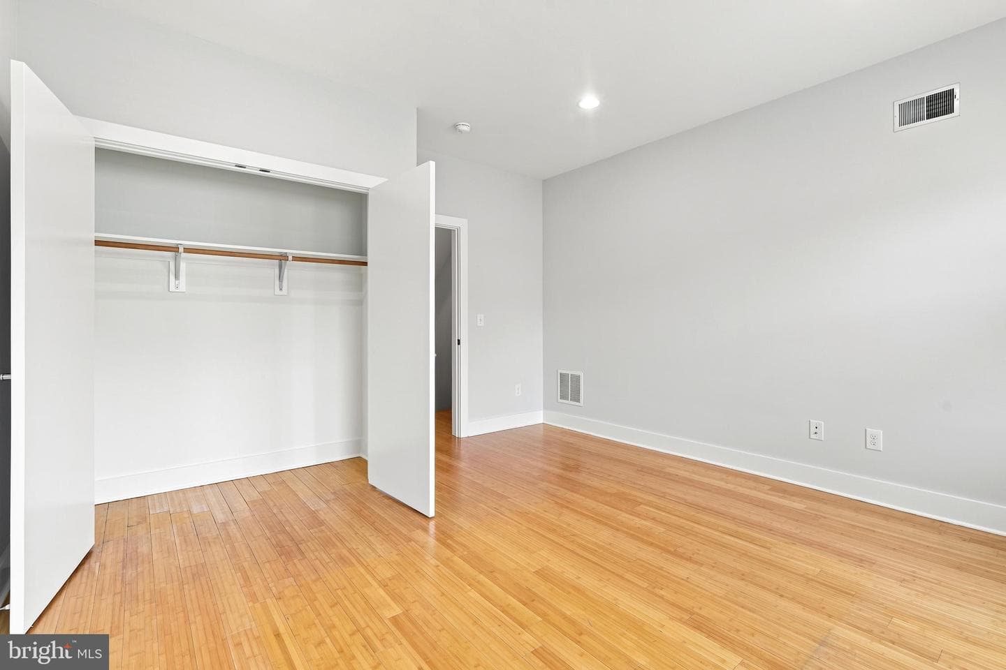 2022 Trenton Avenue photo 16