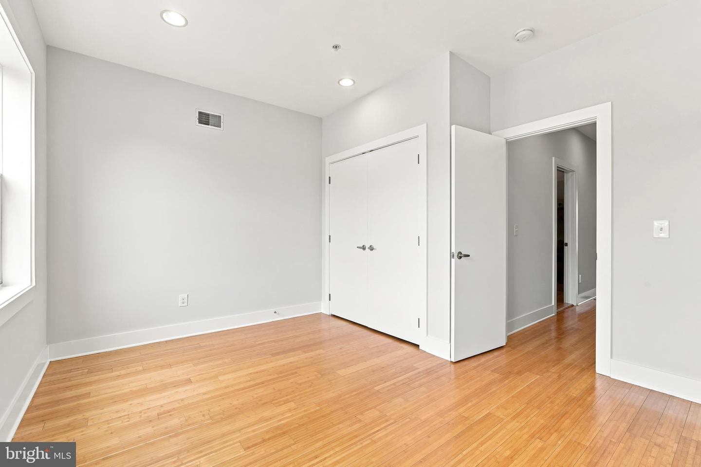 2022 Trenton Avenue photo 25