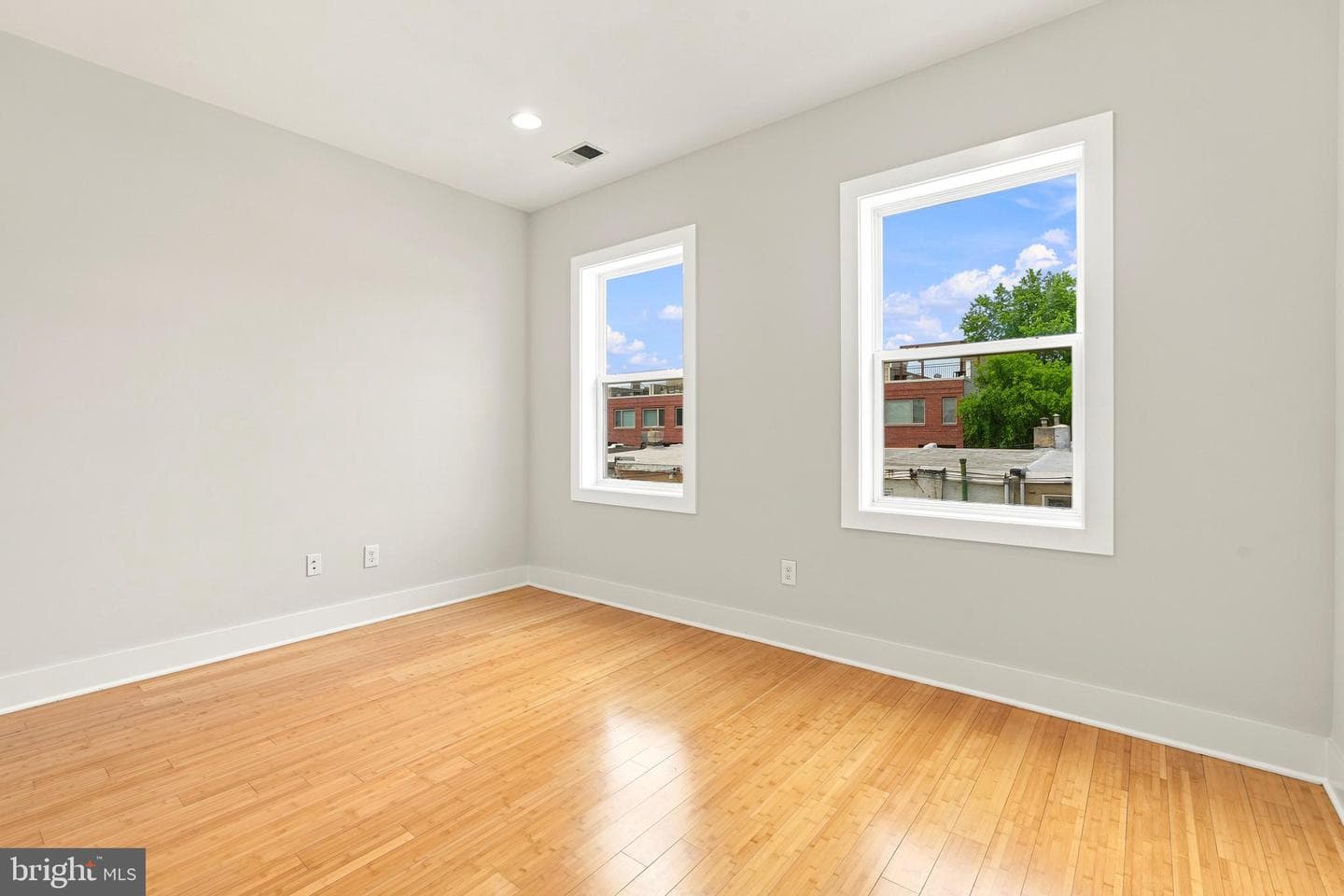 2022 Trenton Avenue photo 27