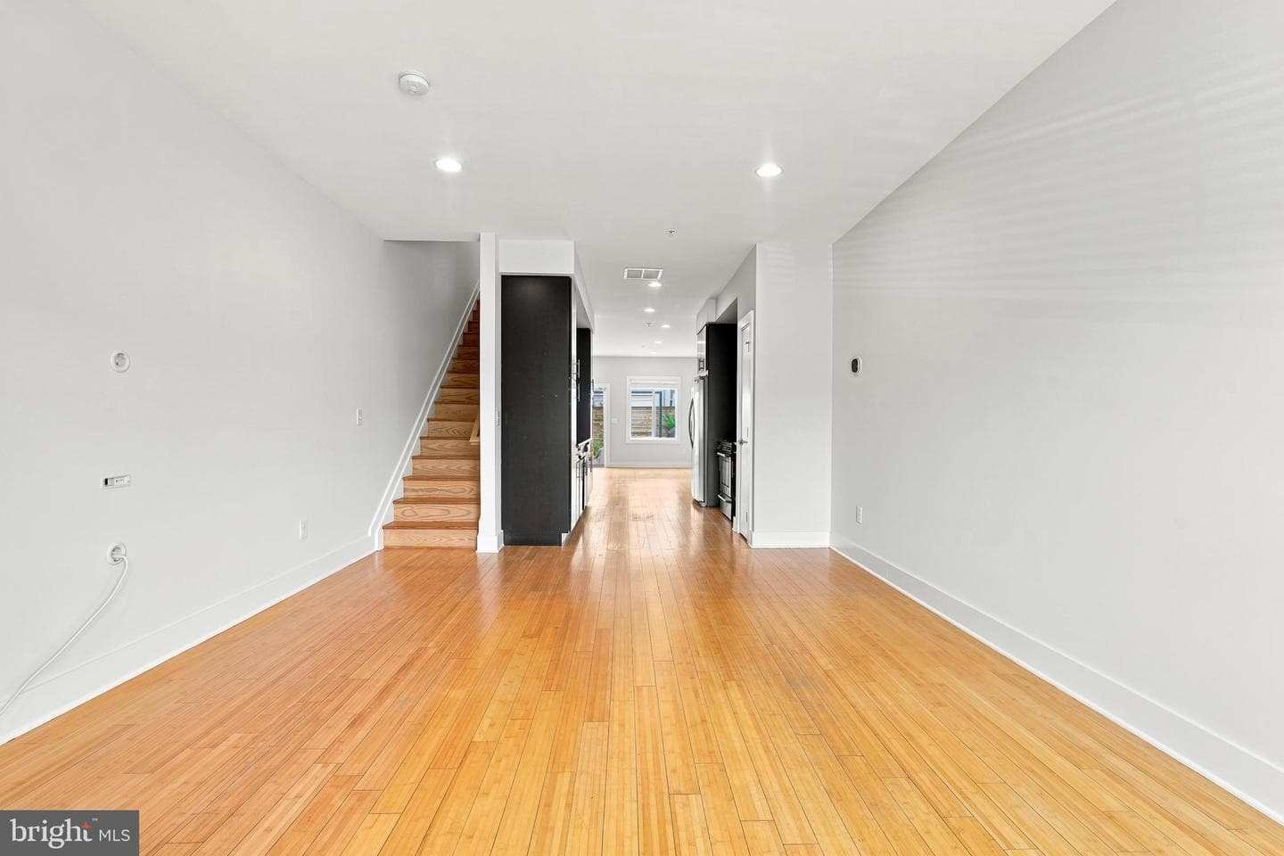 2022 Trenton Avenue photo 4