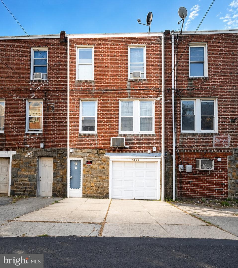 4109 Levick St photo 13