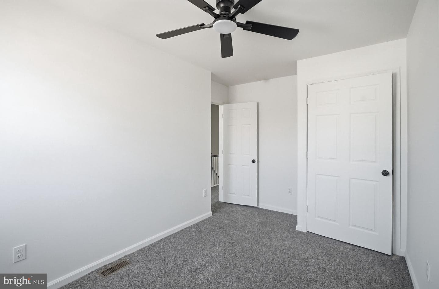 5544 Windsor Street photo 27