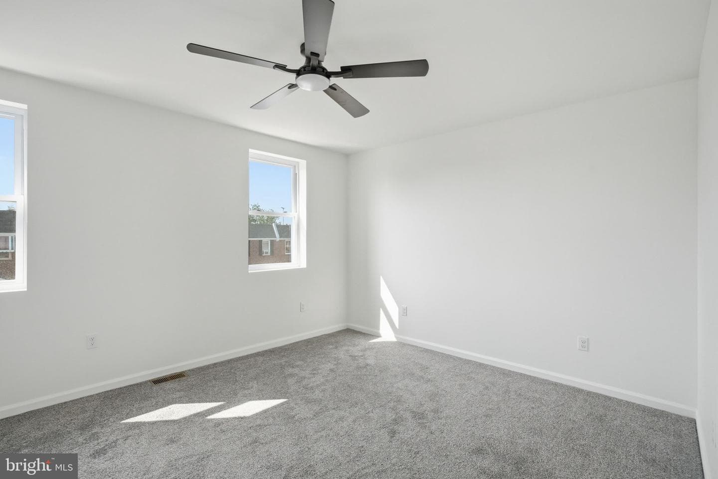 5544 Windsor Street photo 30