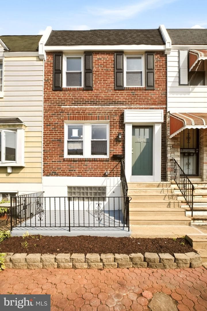 5544 Windsor Street photo 7