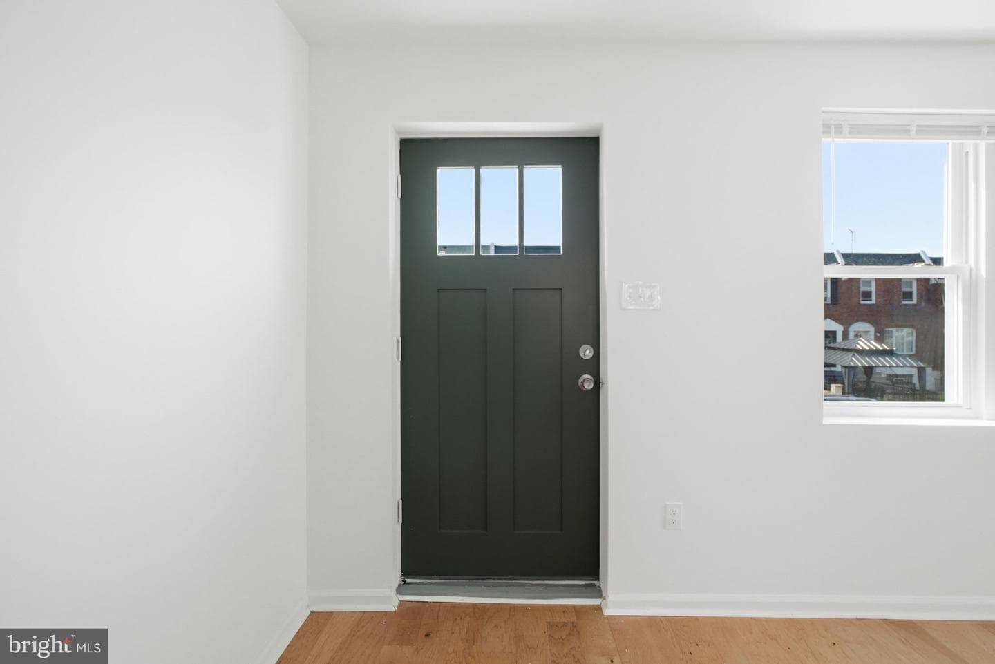 5544 Windsor Street photo 9