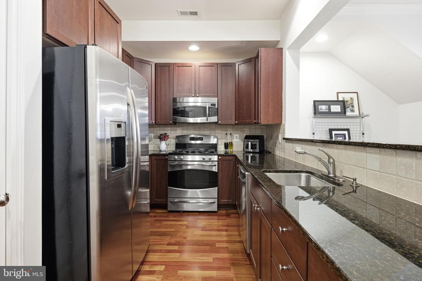 606 Admirals Way photo 6